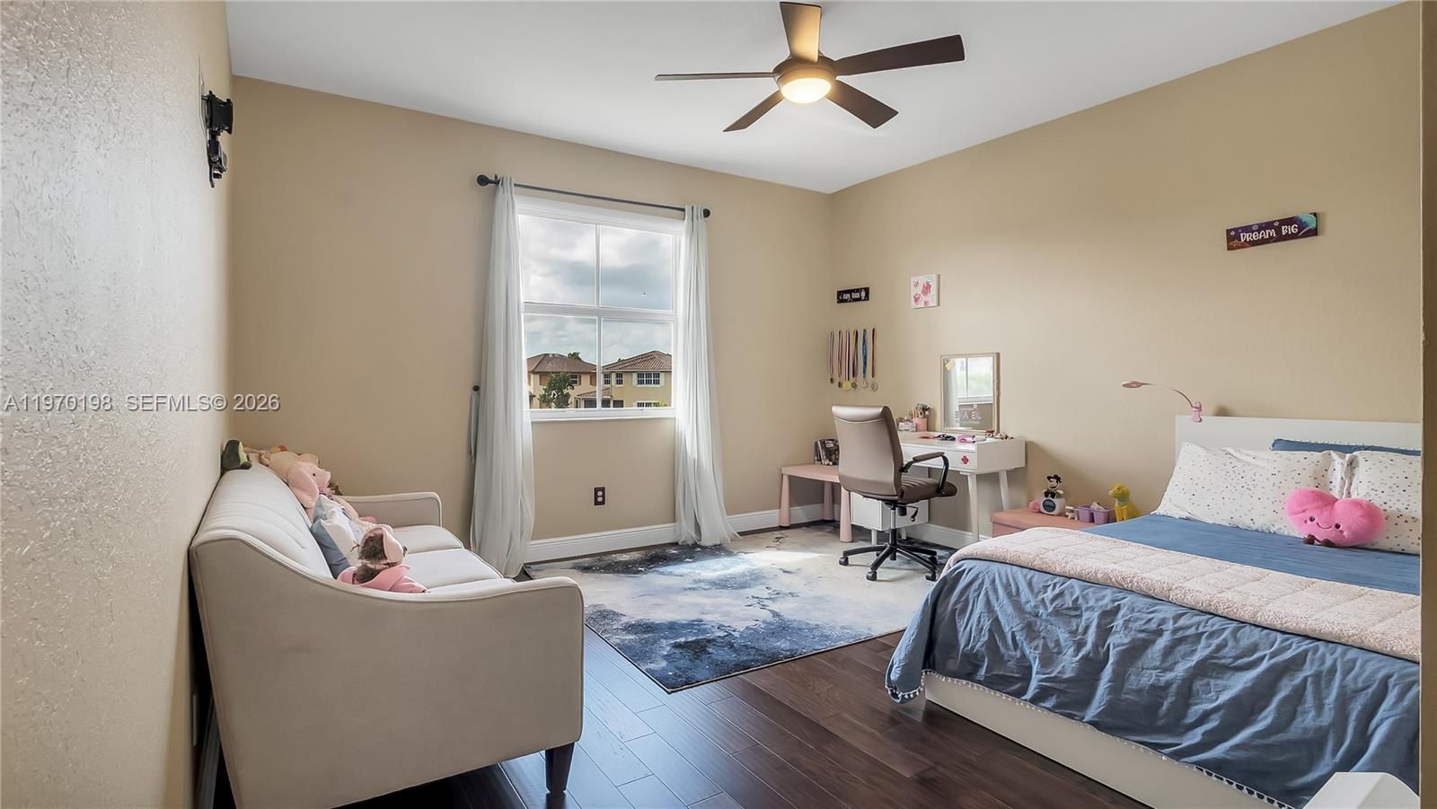 10120 N Lake Vista Ct