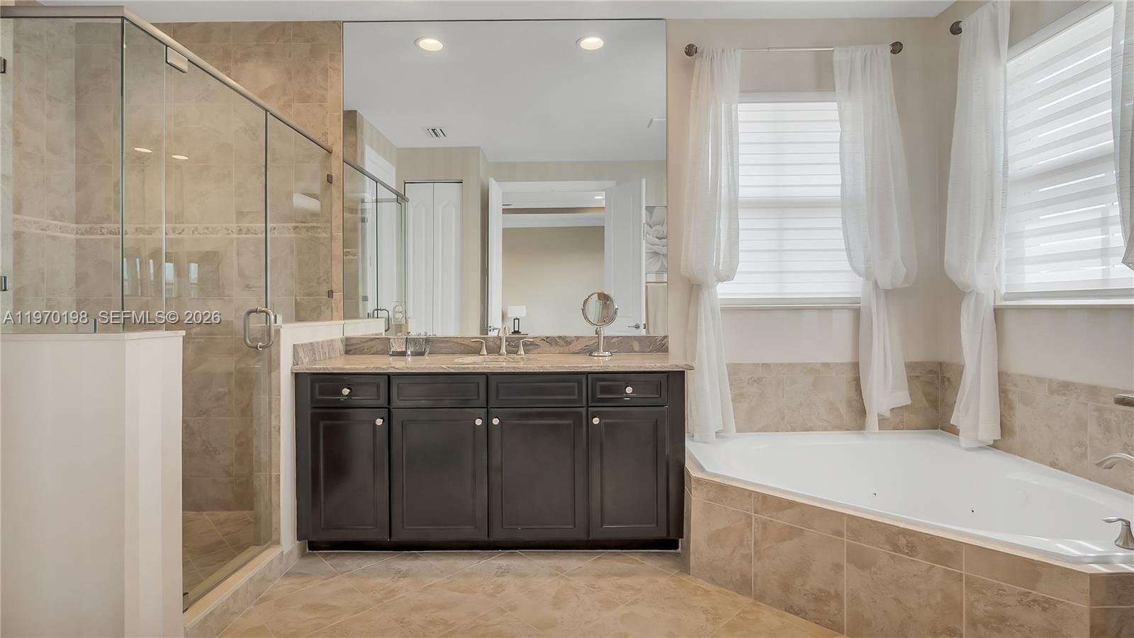 10120 N Lake Vista Ct