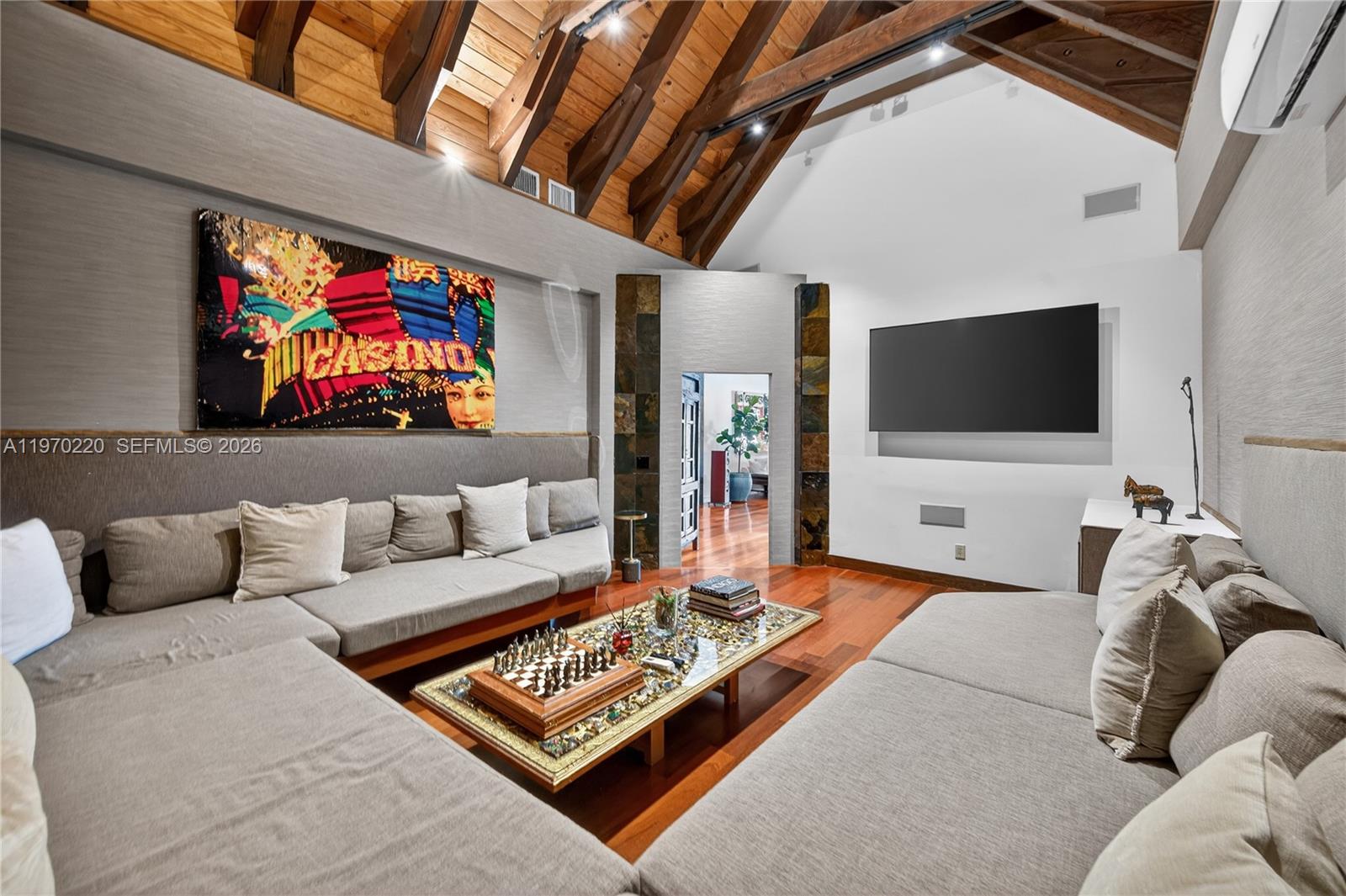 14 W San Marino Dr
