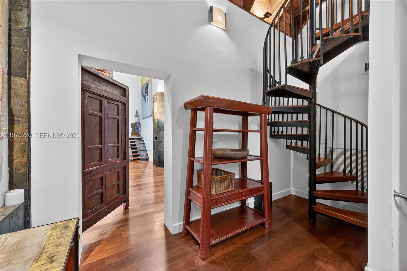 14 W San Marino Dr
