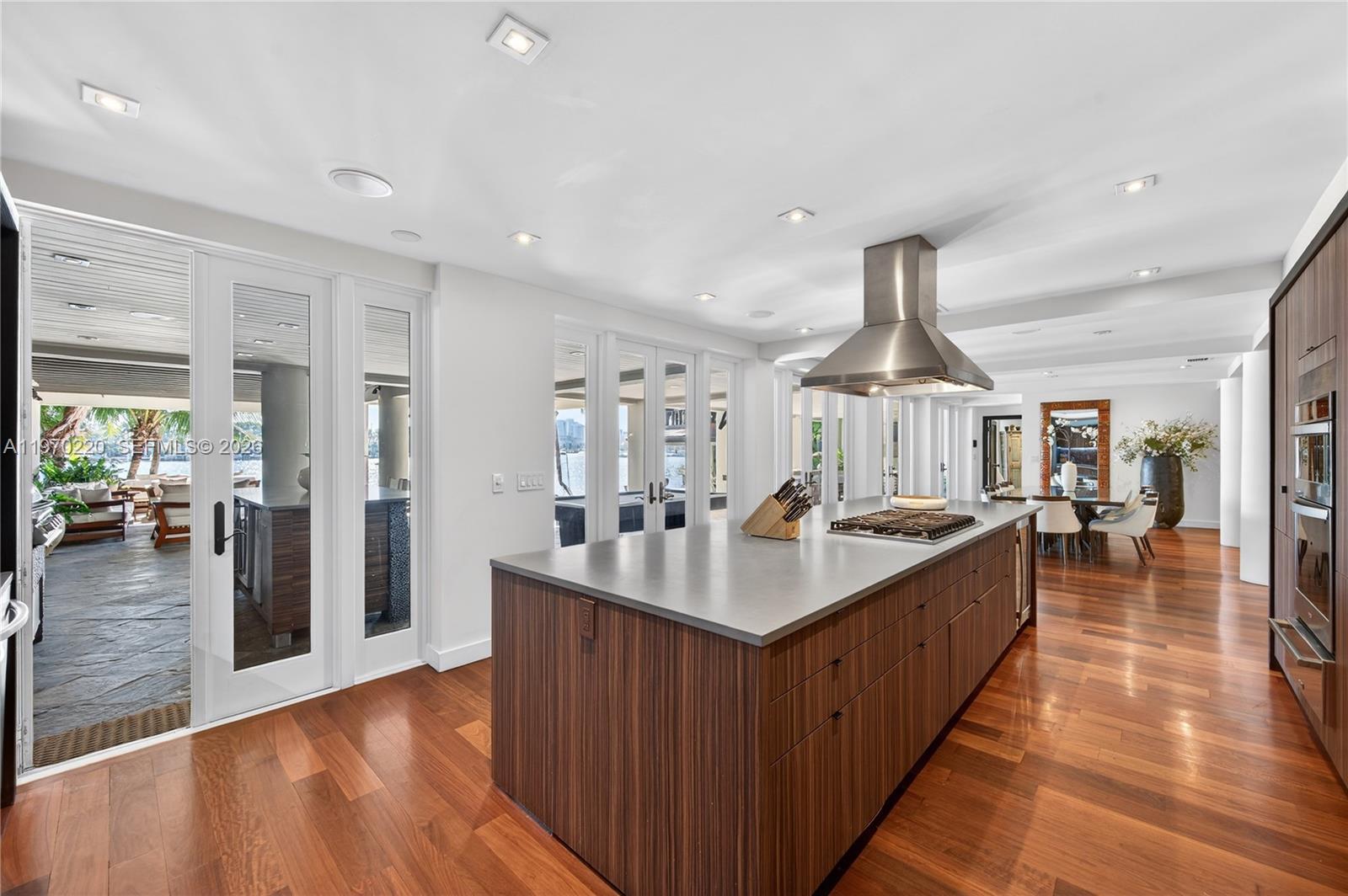 14 W San Marino Dr