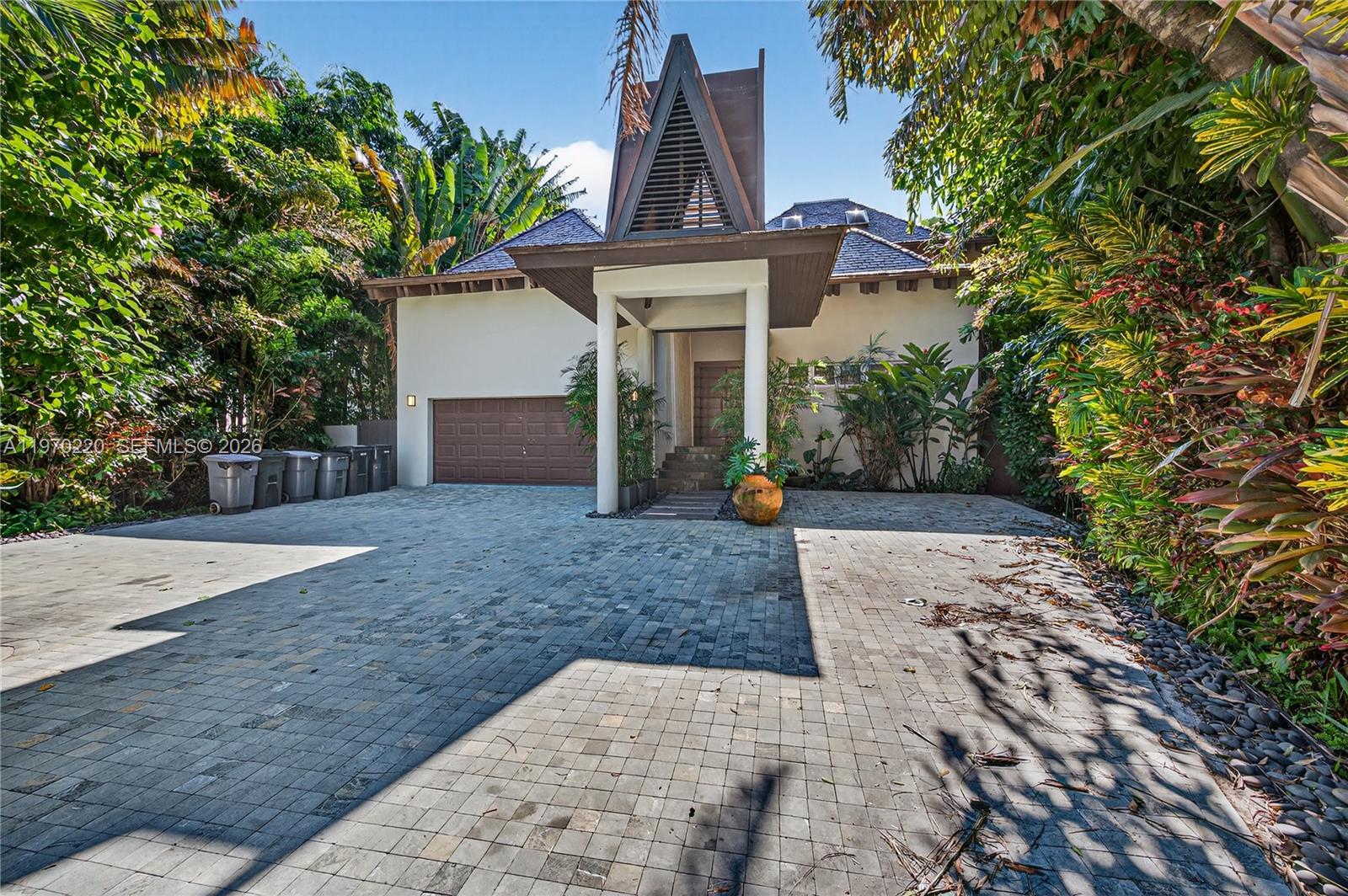 14 W San Marino Dr