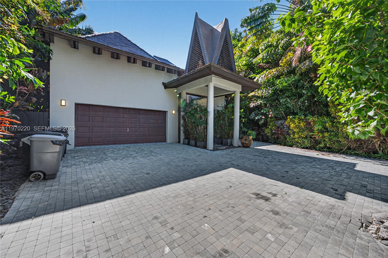 14 W San Marino Dr