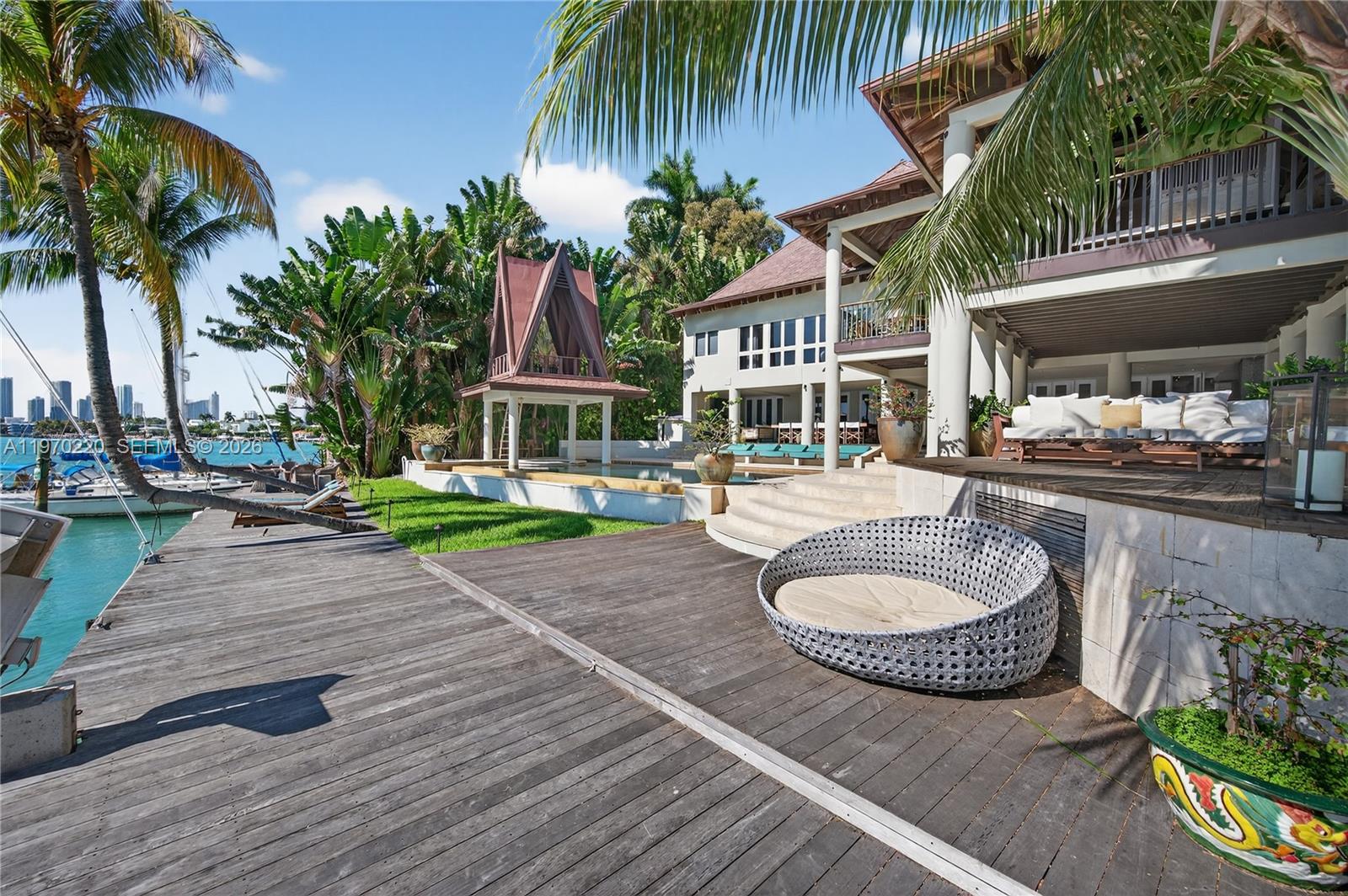 14 W San Marino Dr