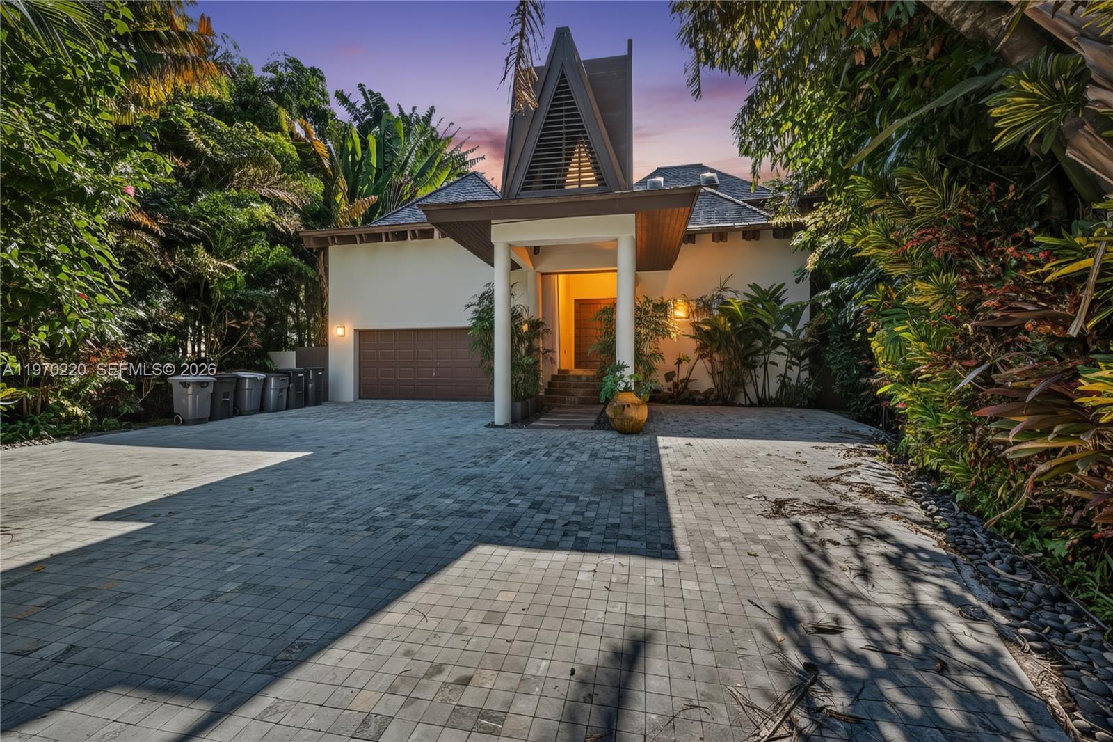 14 W San Marino Dr