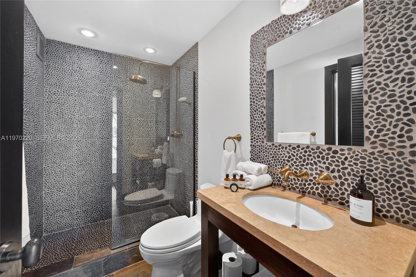 14 W San Marino Dr