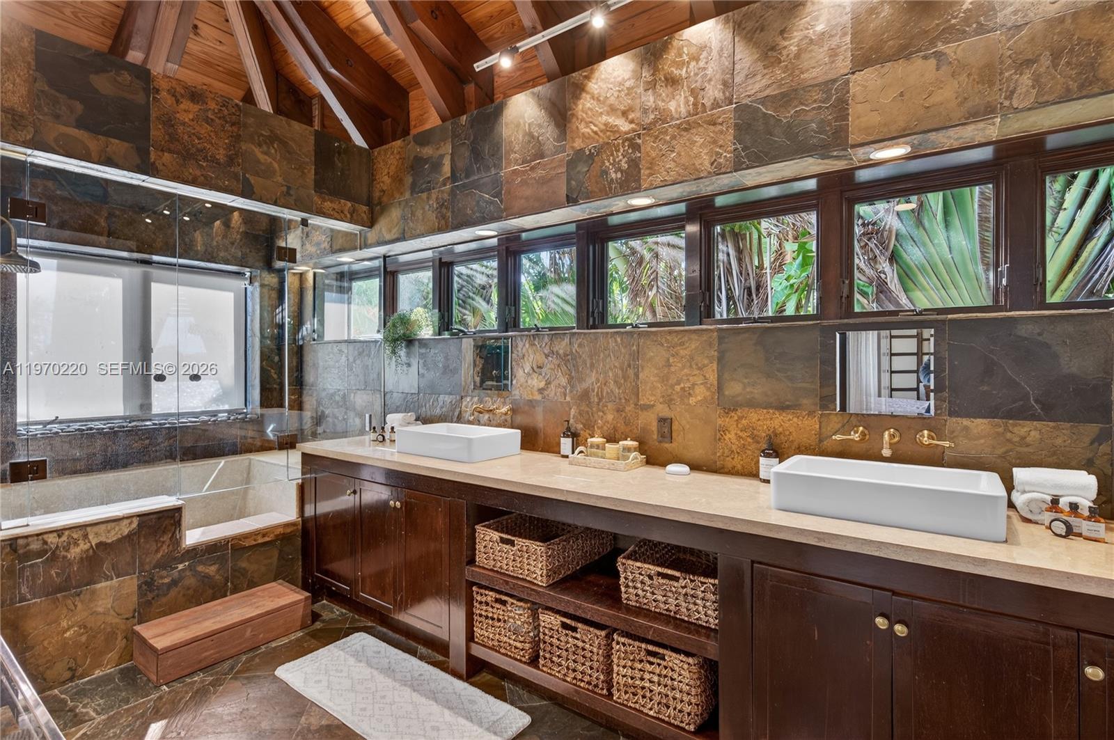 14 W San Marino Dr