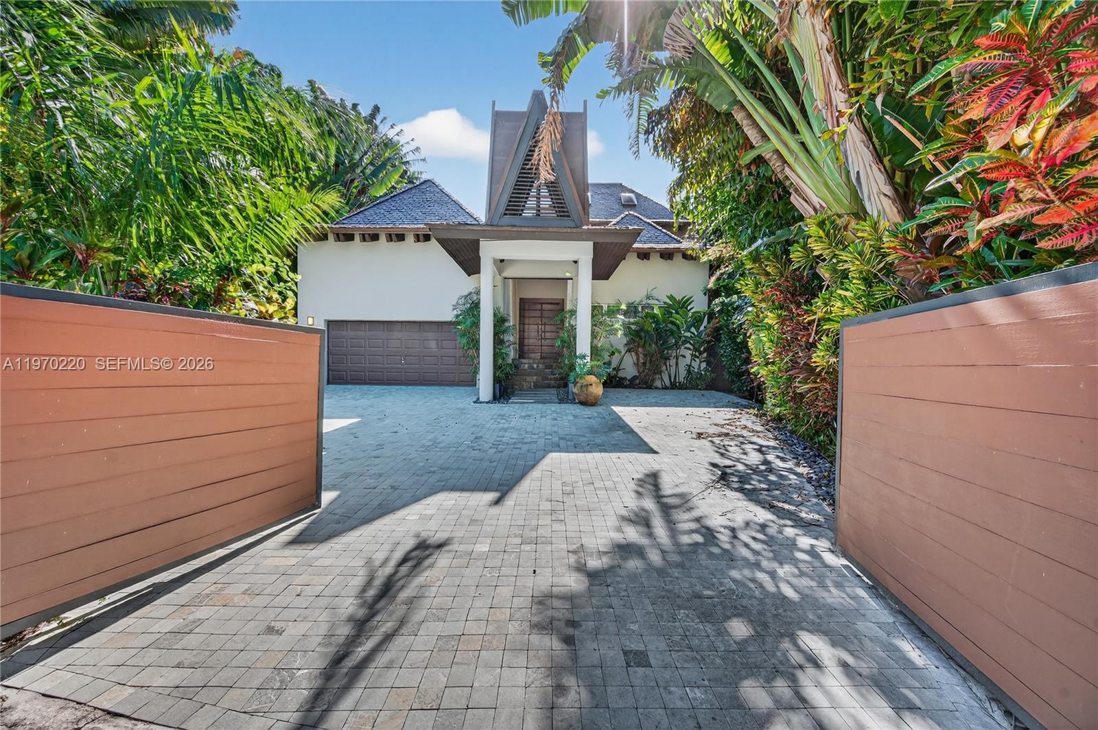 14 W San Marino Dr