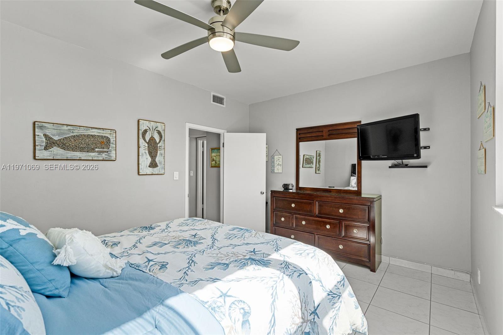 1601 S Ocean Dr # 104