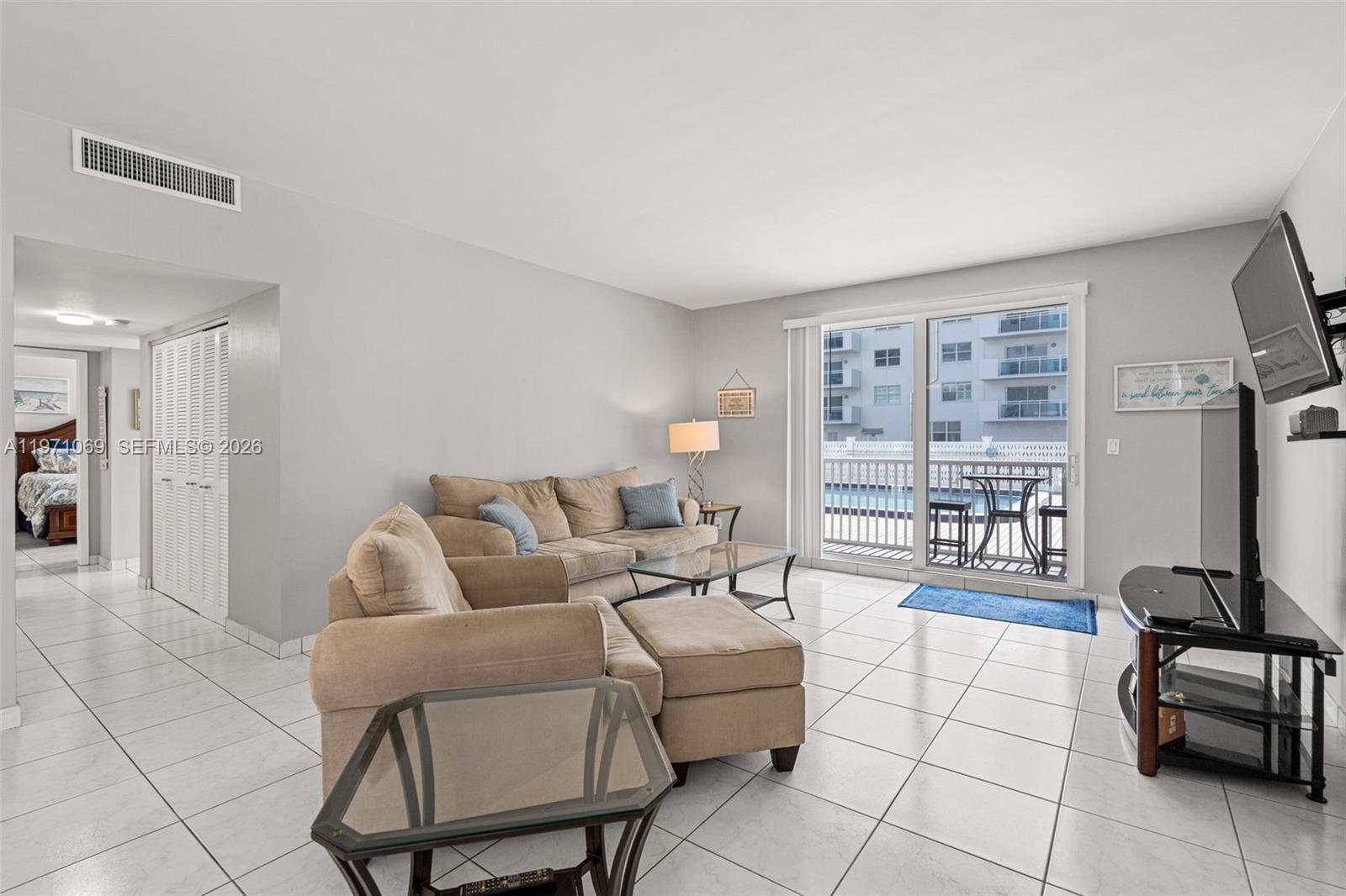 1601 S Ocean Dr # 104