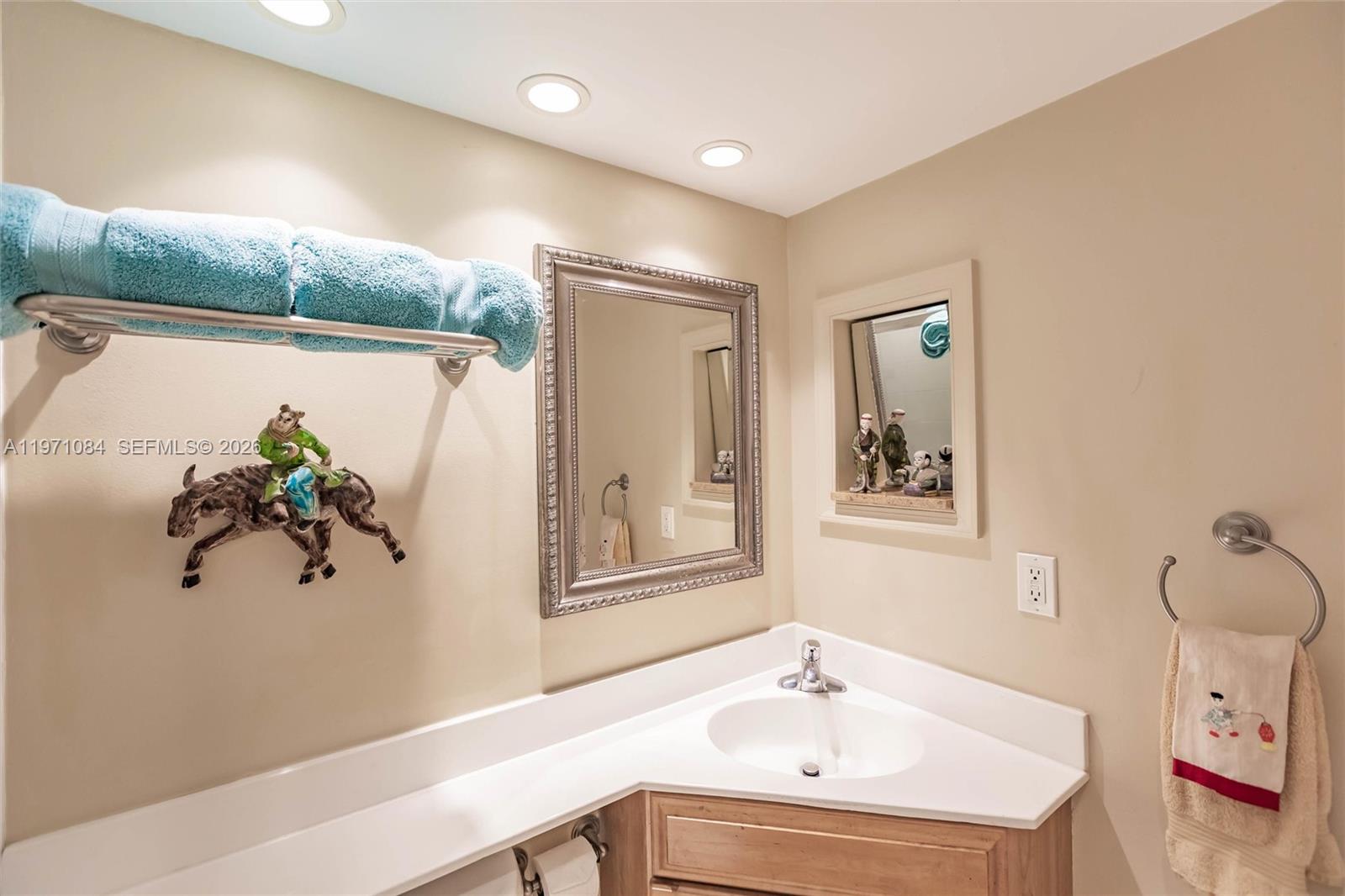 1698 S Ocean Ln # 171