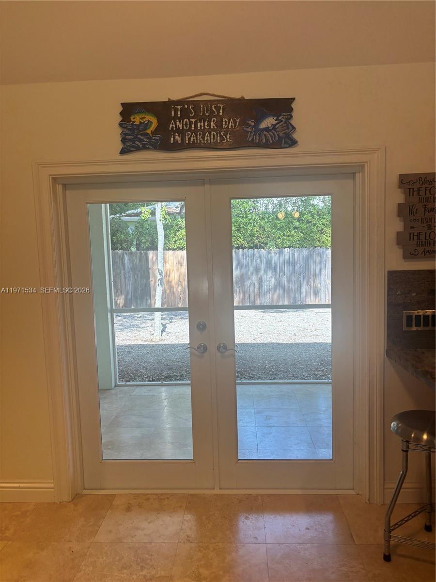 42 Transylvania Ave # 42