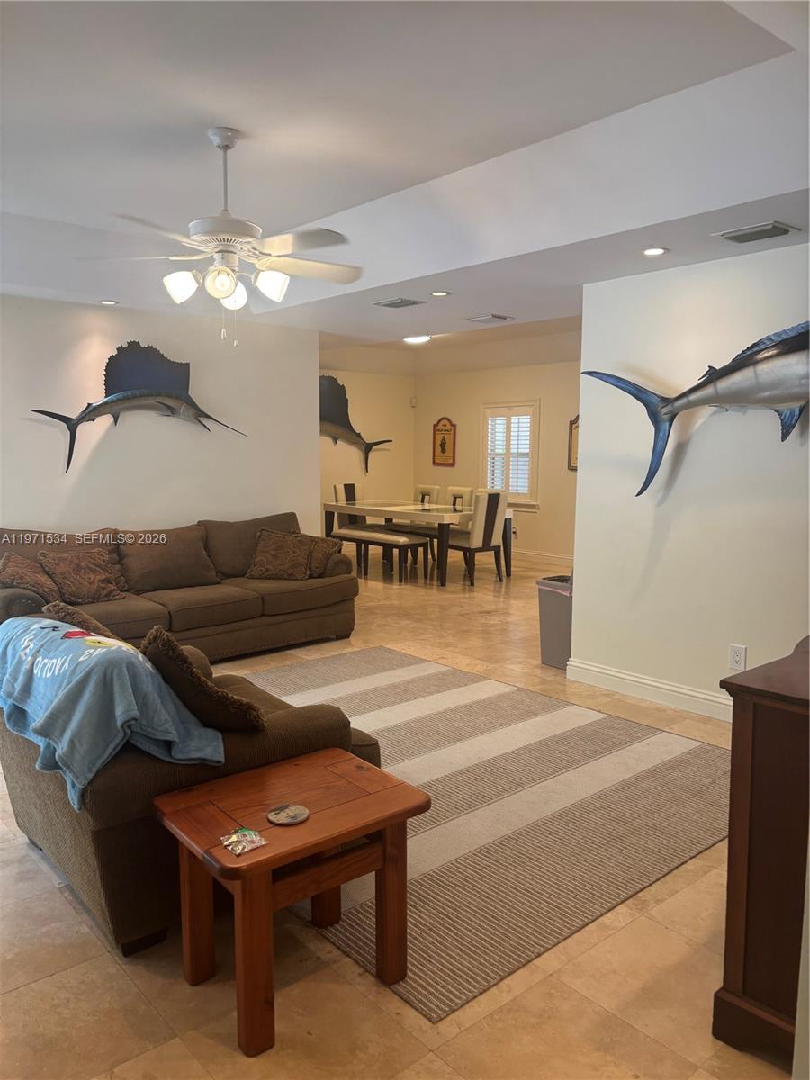 42 Transylvania Ave # 42