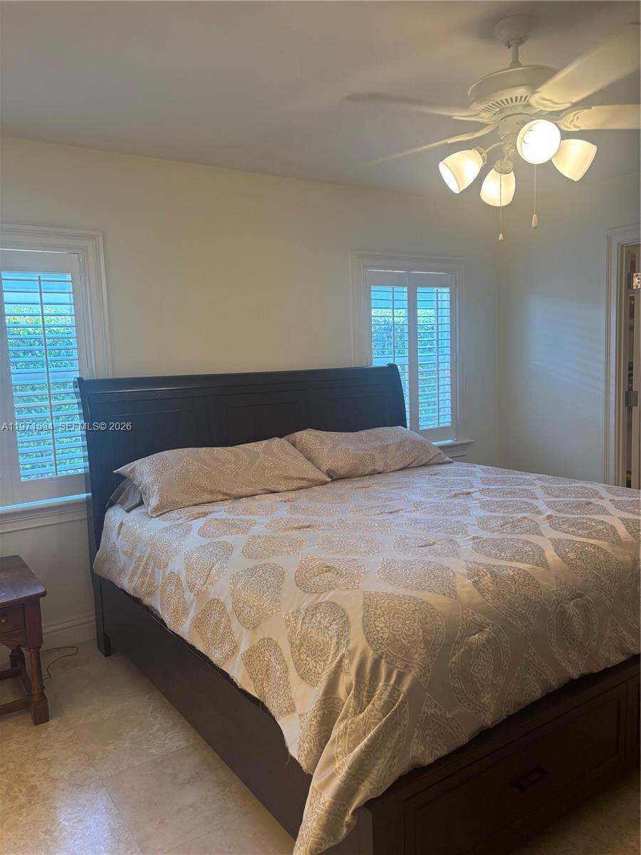 42 Transylvania Ave # 42