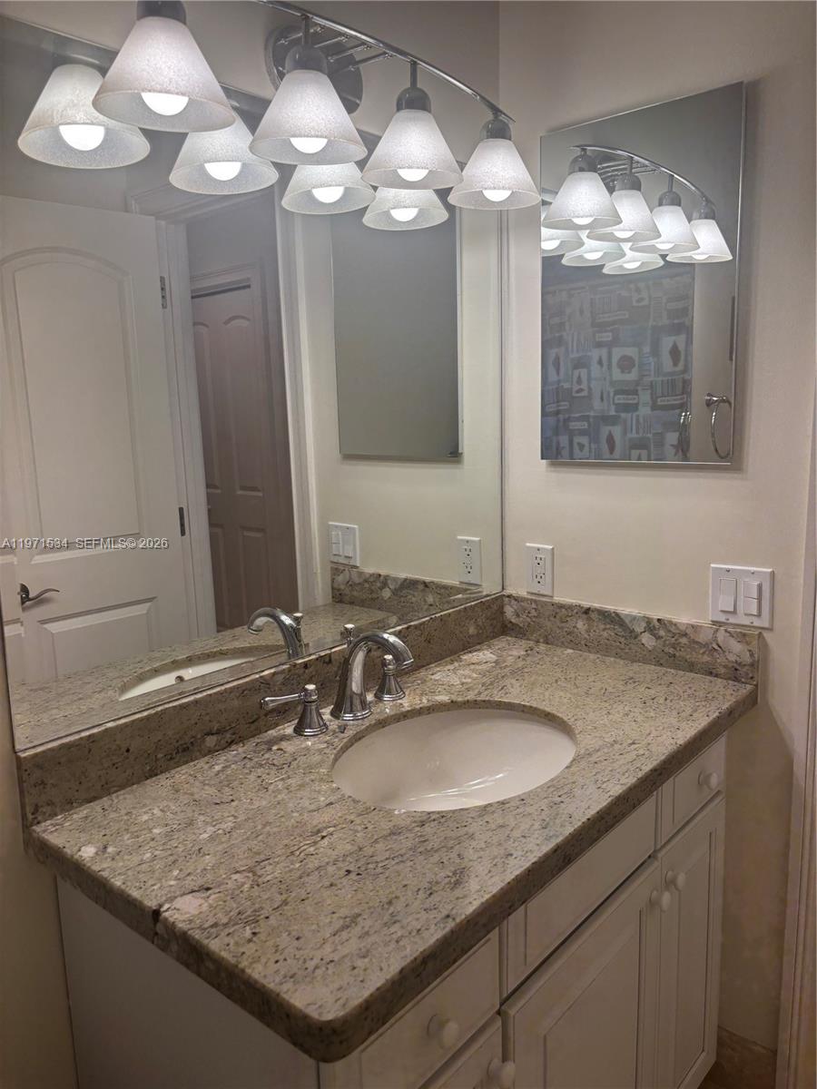 42 Transylvania Ave # 42
