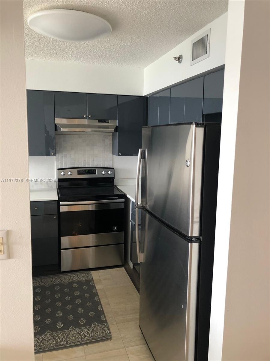 3600 Mystic Pointe Dr # 815