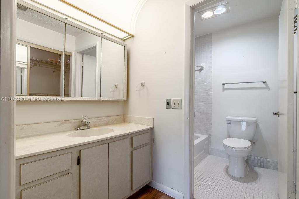 446 Briarwood Cir # 29 Unit: 1-29