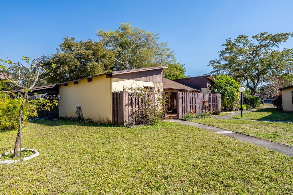 446 Briarwood Cir # 29 Unit: 1-29