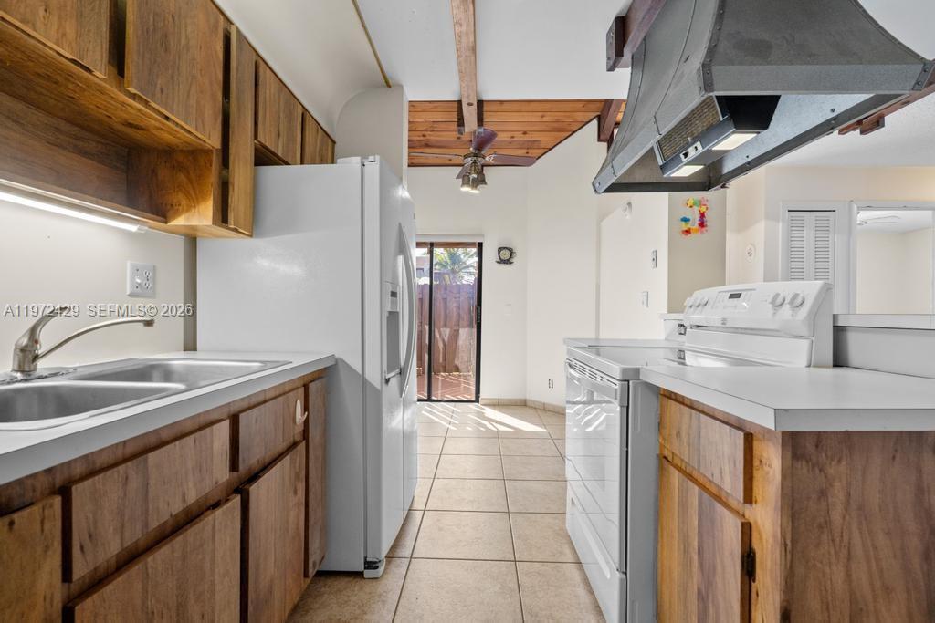 446 Briarwood Cir # 29 Unit: 1-29