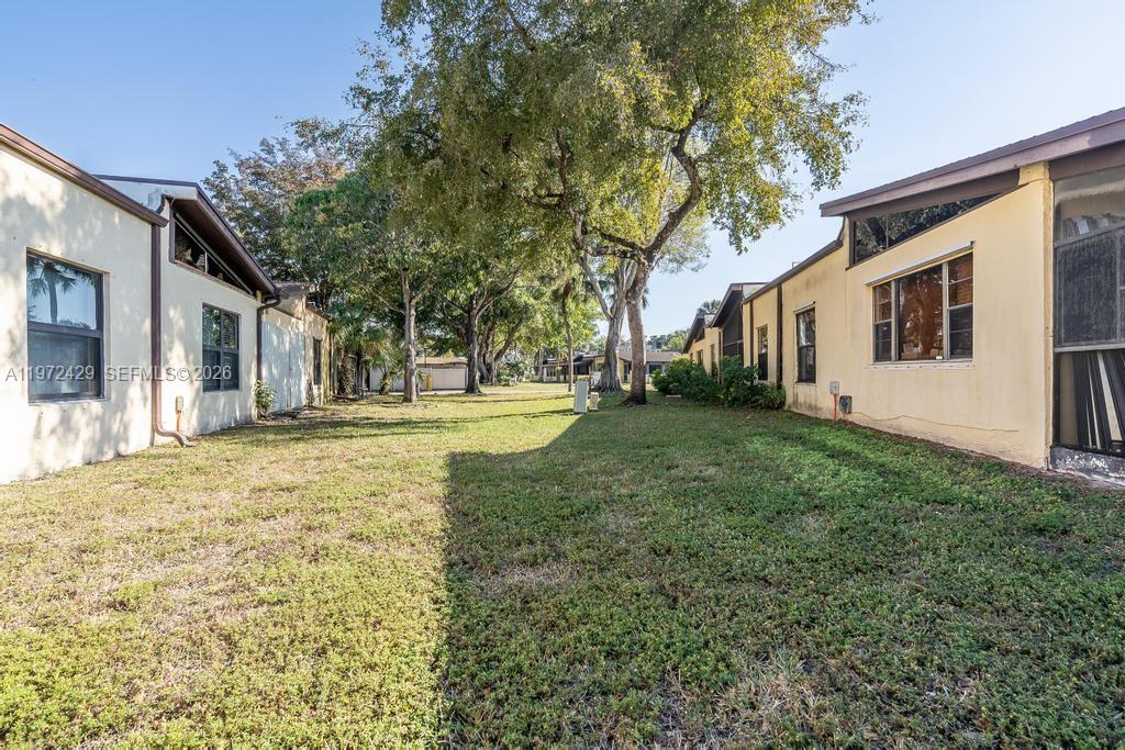 446 Briarwood Cir # 29 Unit: 1-29