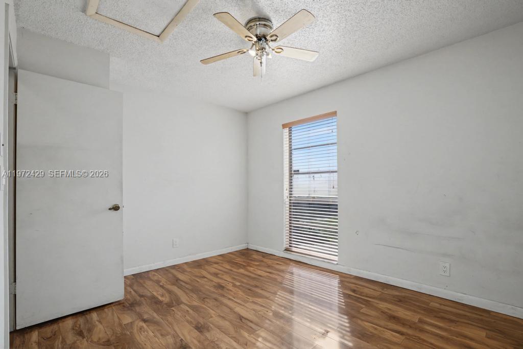 446 Briarwood Cir # 29 Unit: 1-29