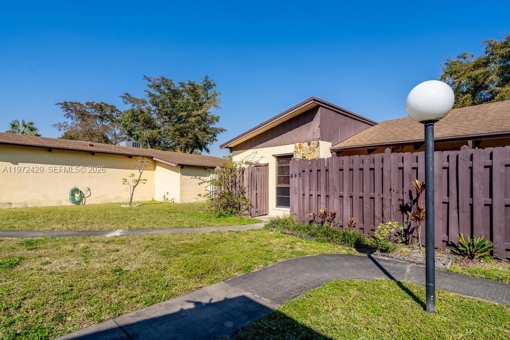446 Briarwood Cir # 29 Unit: 1-29