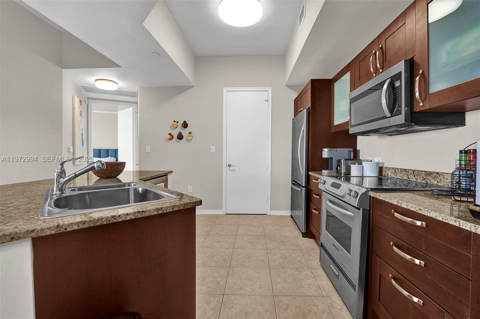 20000 E Country Club Dr Unit: PH06
