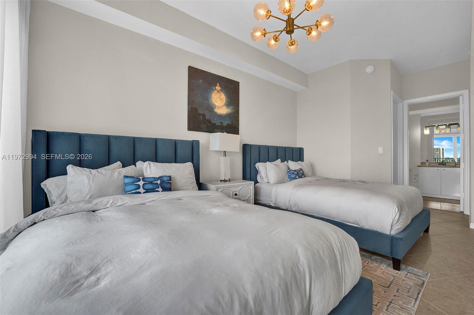 20000 E Country Club Dr Unit: PH06