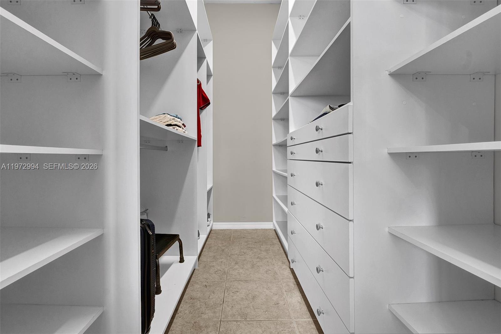 20000 E Country Club Dr Unit: PH06