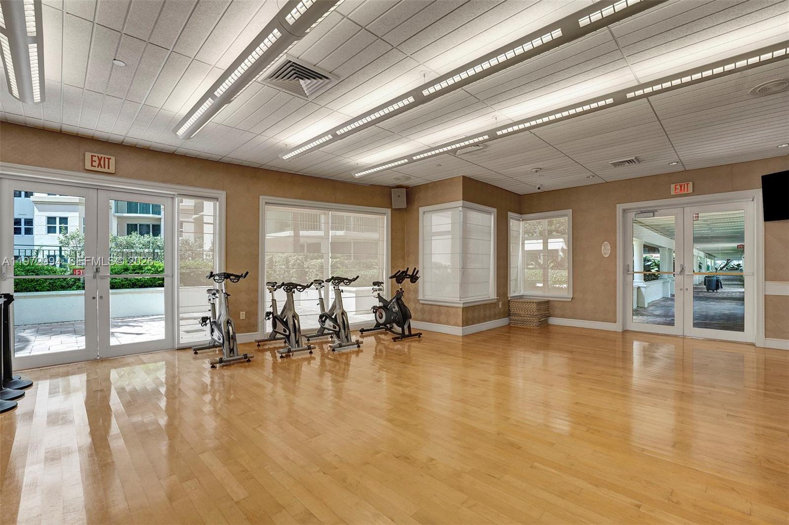 20000 E Country Club Dr Unit: PH06