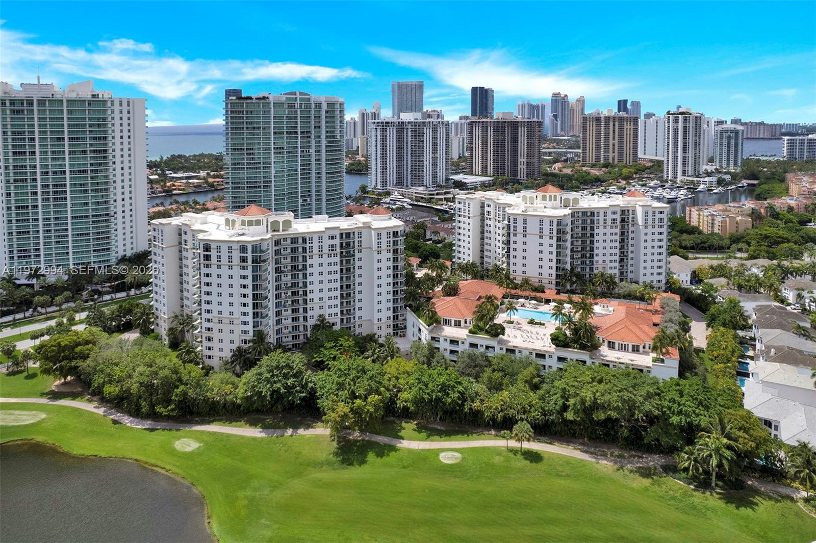 20000 E Country Club Dr Unit: PH06