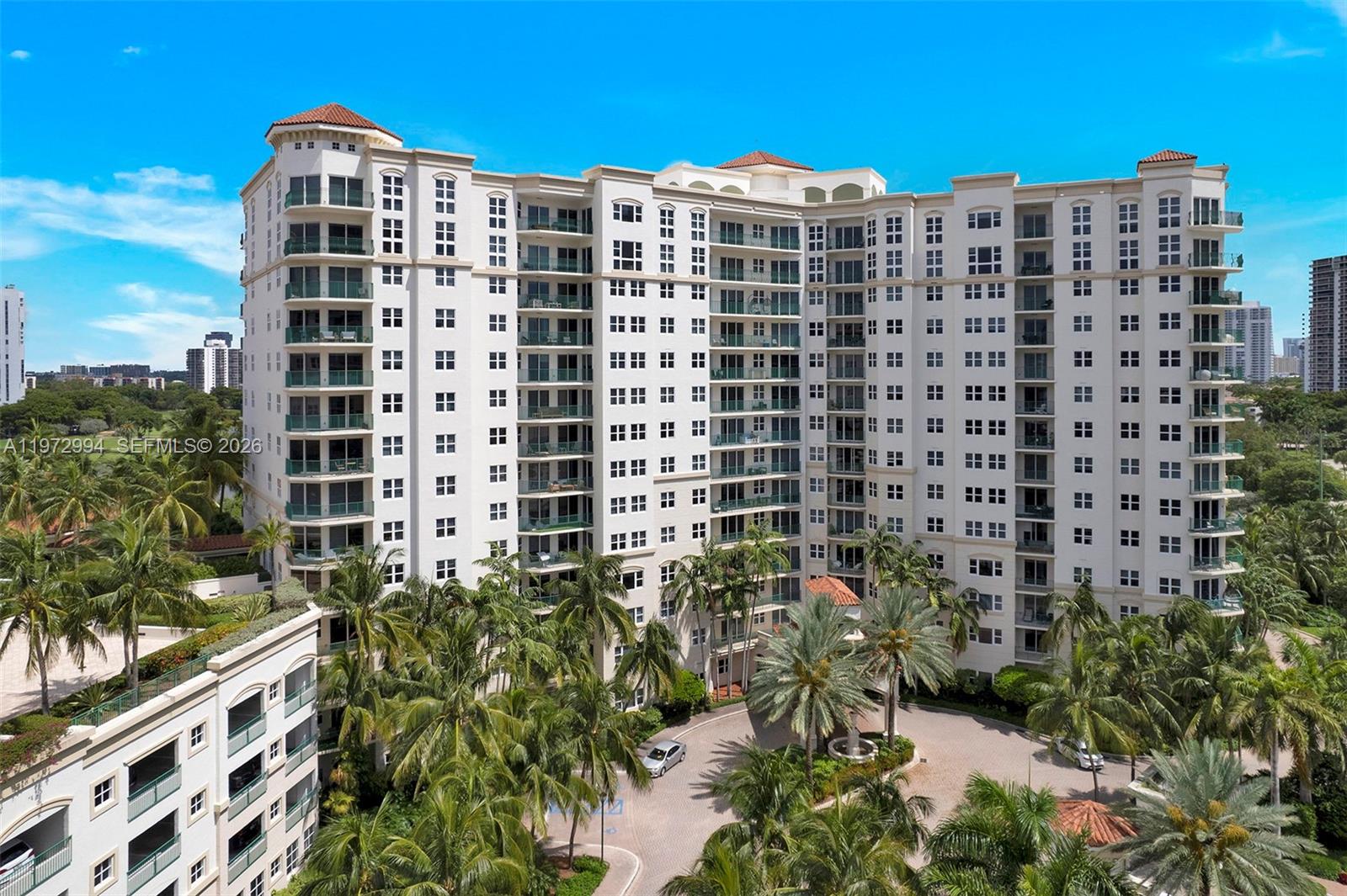 20000 E Country Club Dr Unit: PH06