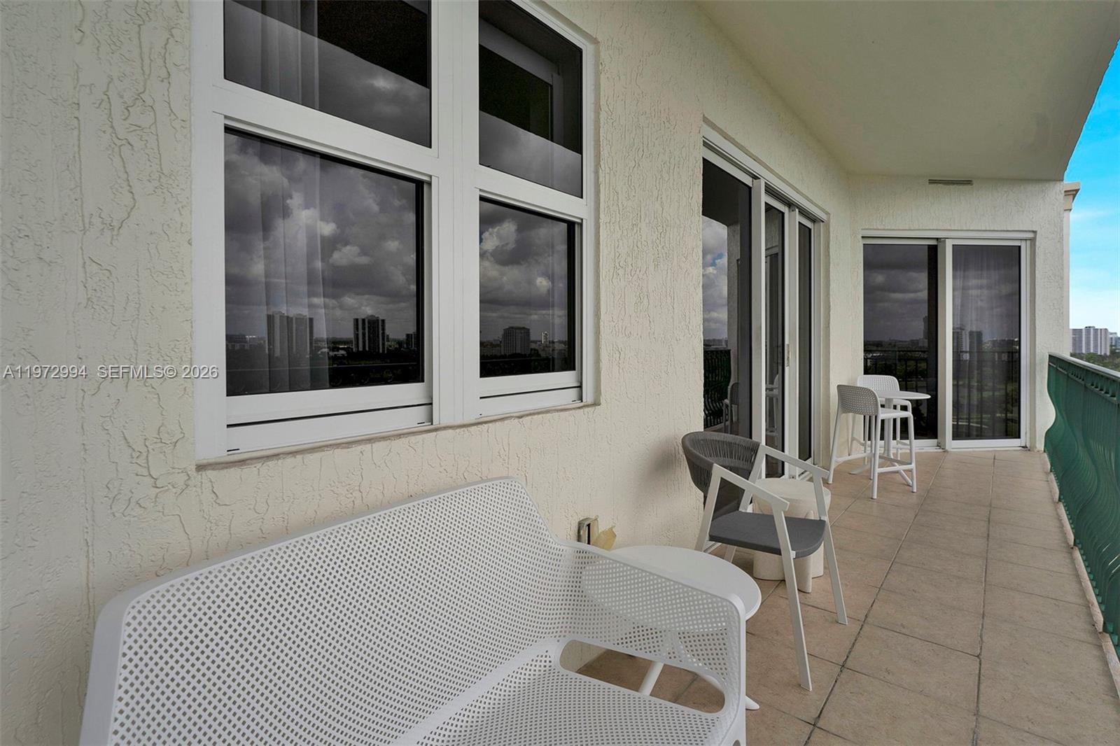 20000 E Country Club Dr Unit: PH06