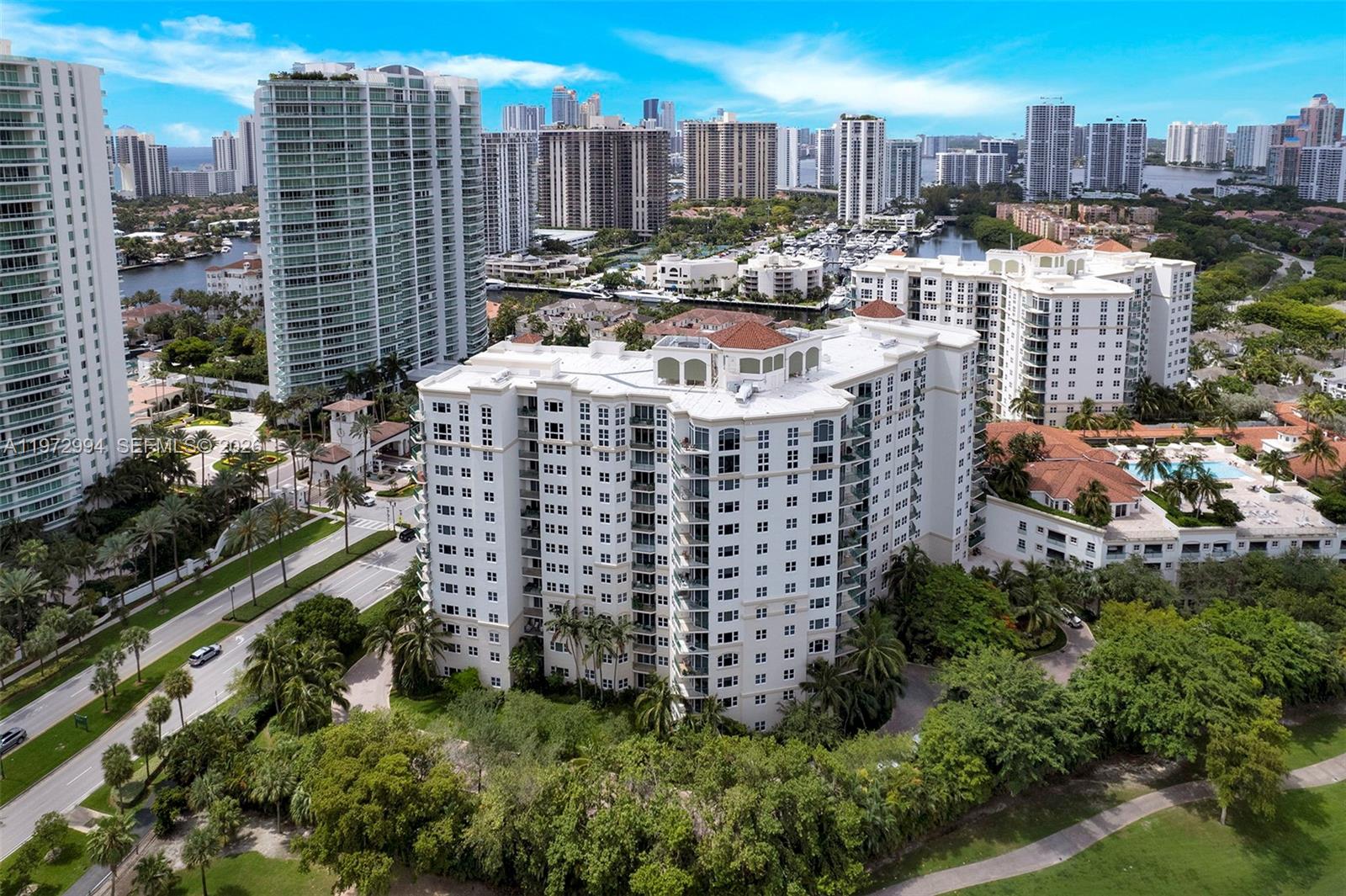 20000 E Country Club Dr Unit: PH06