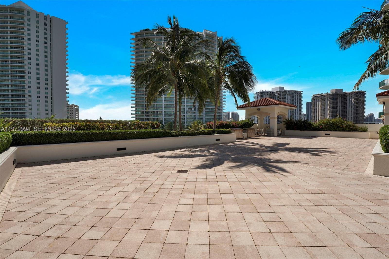 20000 E Country Club Dr Unit: PH06