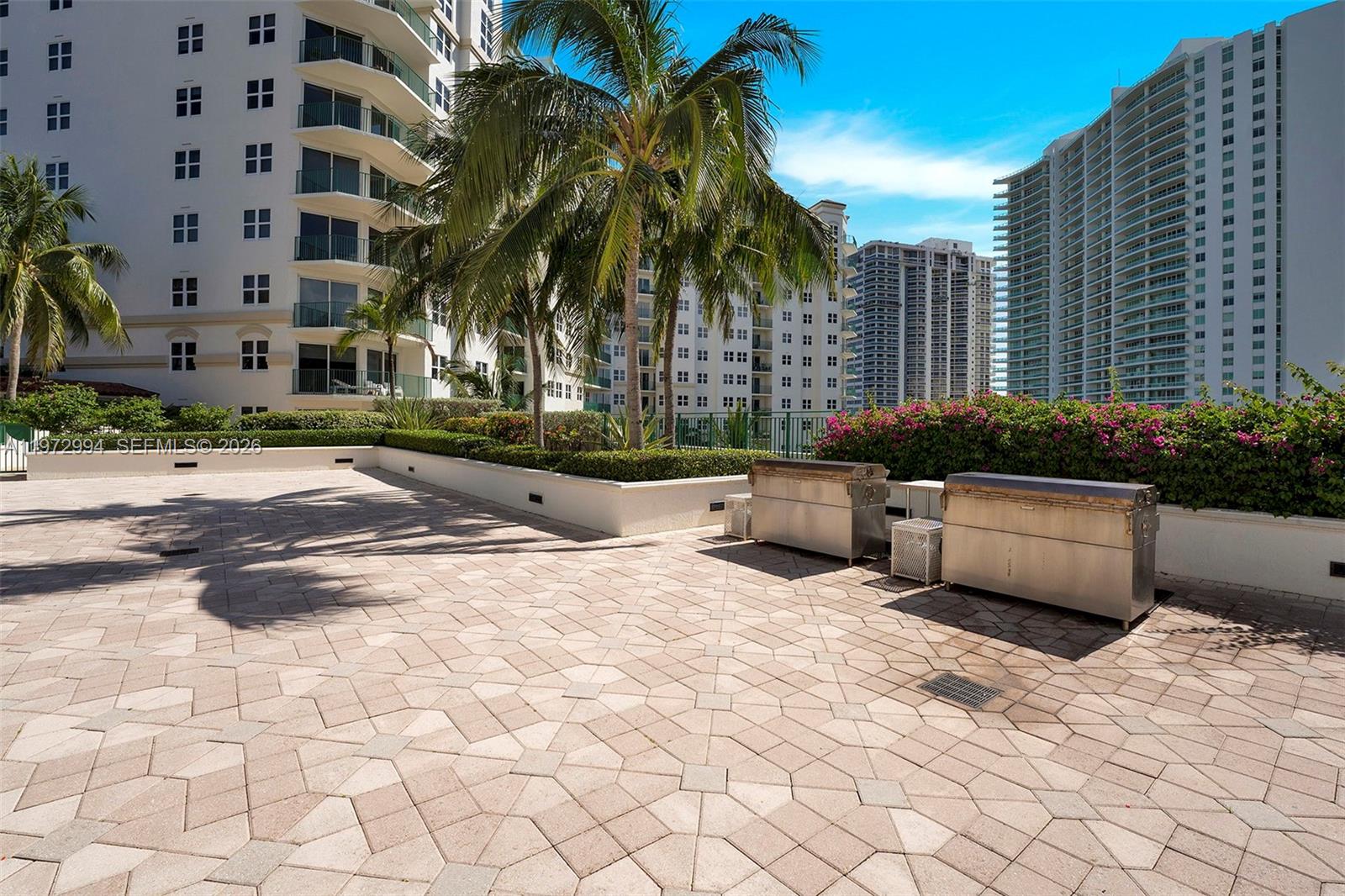 20000 E Country Club Dr Unit: PH06