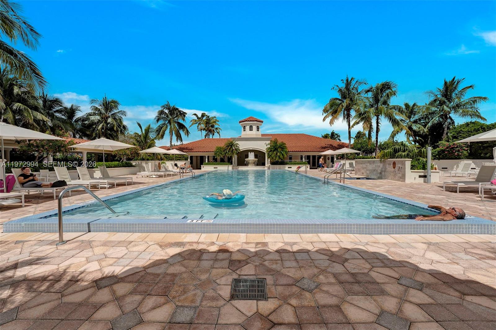 20000 E Country Club Dr Unit: PH06