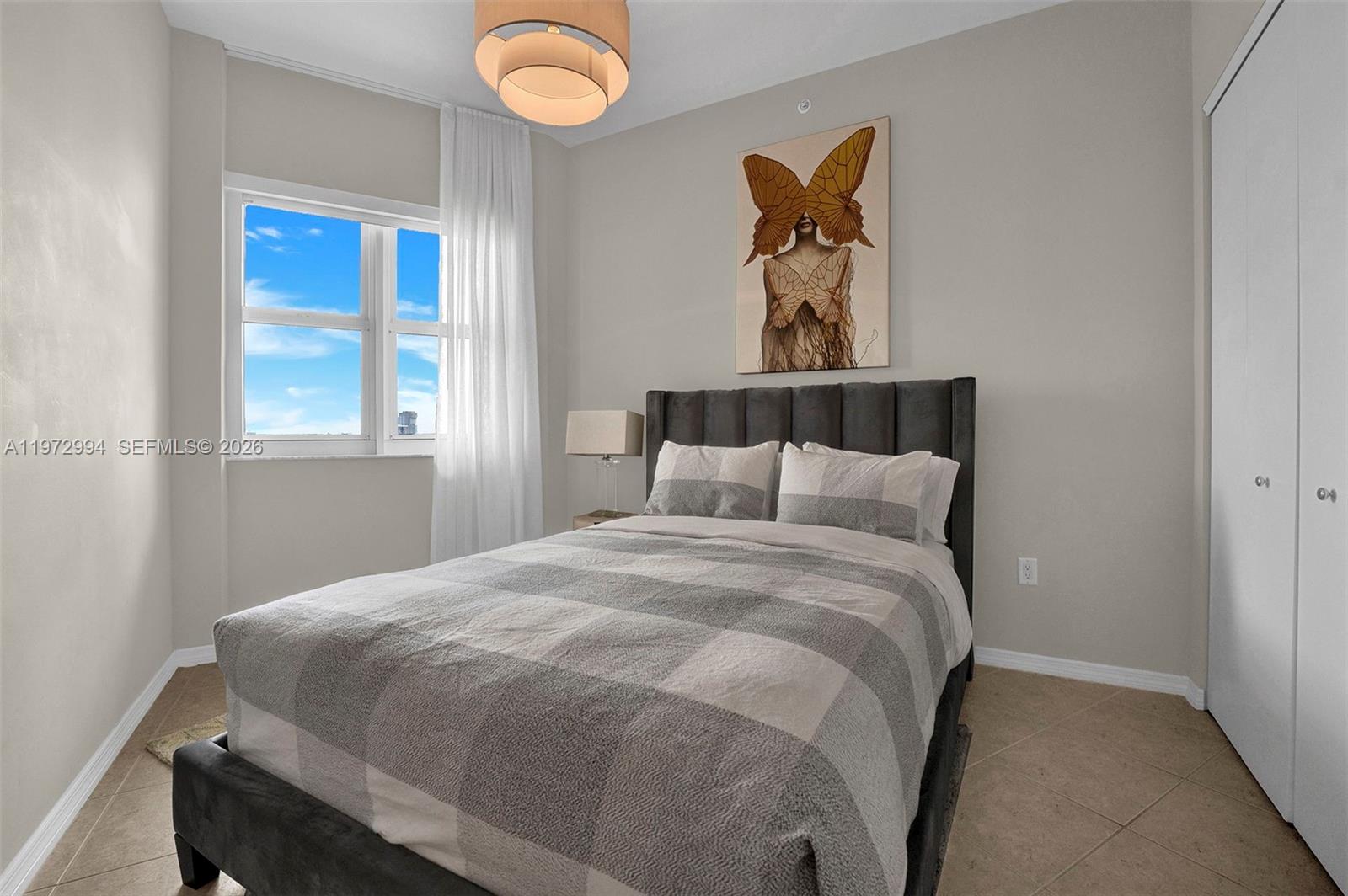 20000 E Country Club Dr Unit: PH06