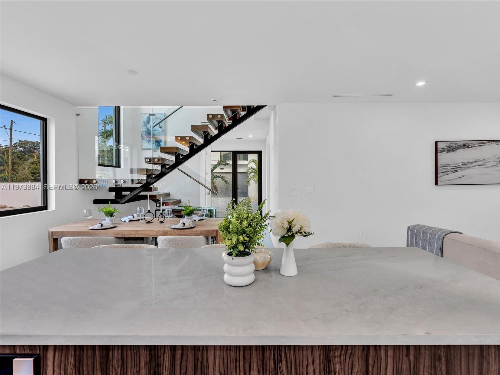 4652 SW 32ND AVE # B2