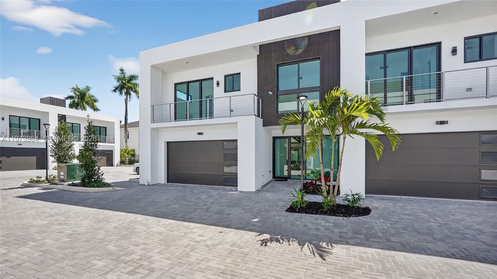 4652 SW 32ND AVE # B2