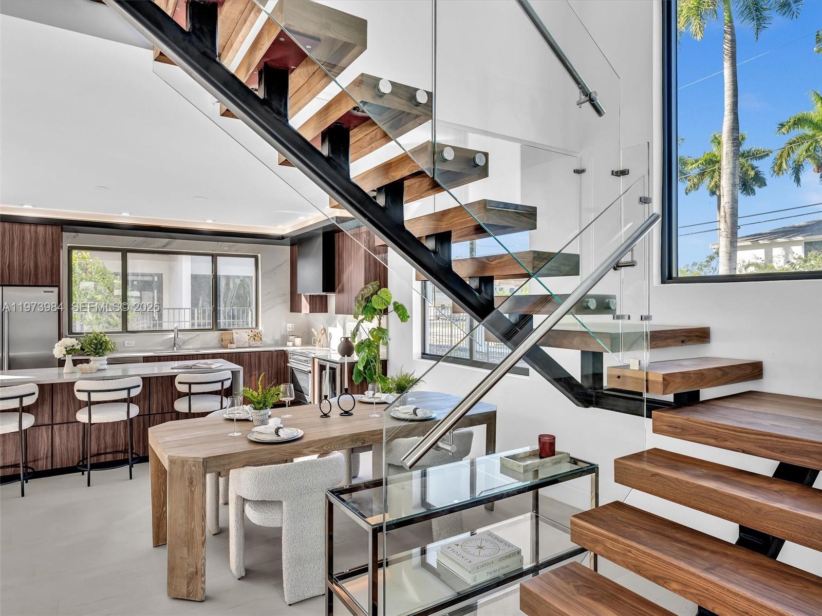 4652 SW 32ND AVE # B2