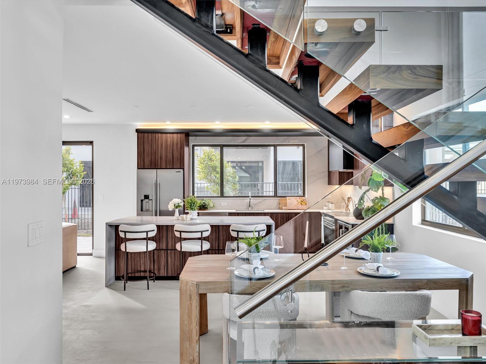 4652 SW 32ND AVE # B2