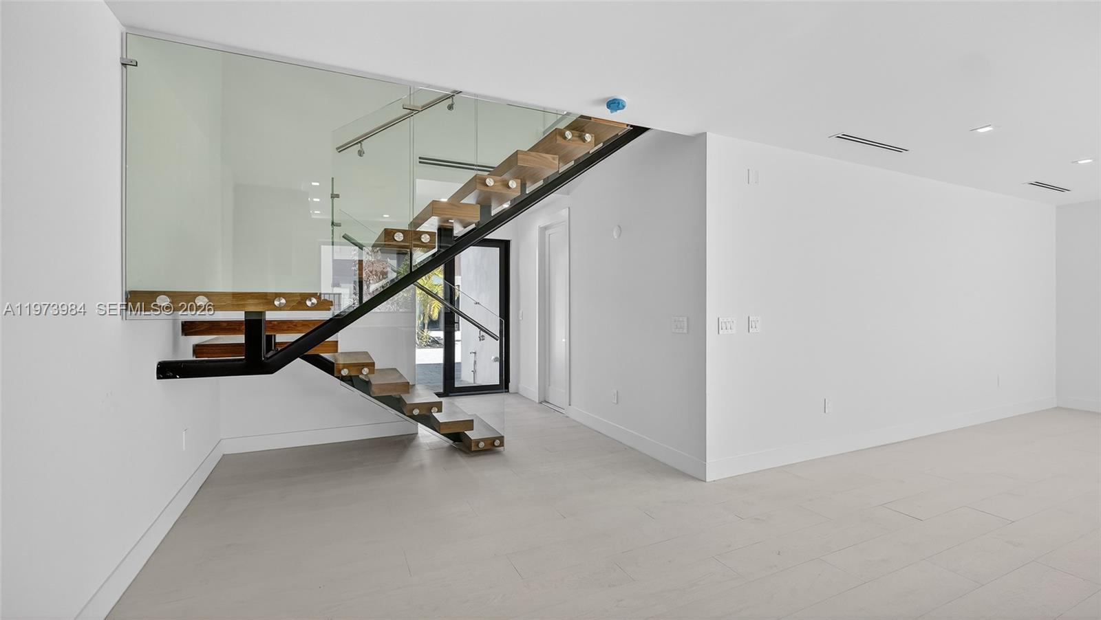 4652 SW 32ND AVE # B2