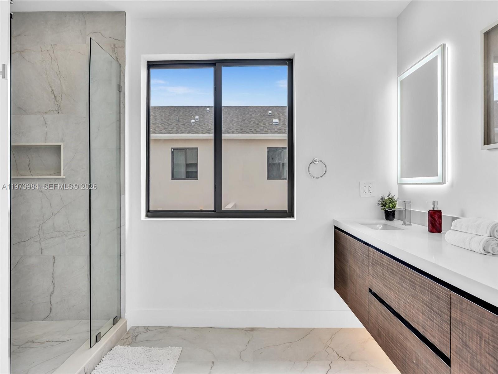 4652 SW 32ND AVE # B2