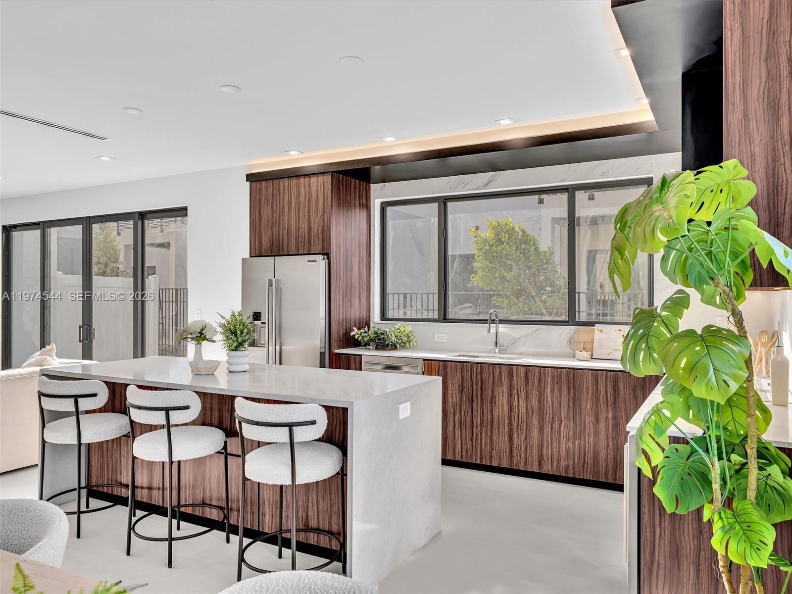 4648 SW 32ND AVE # B3