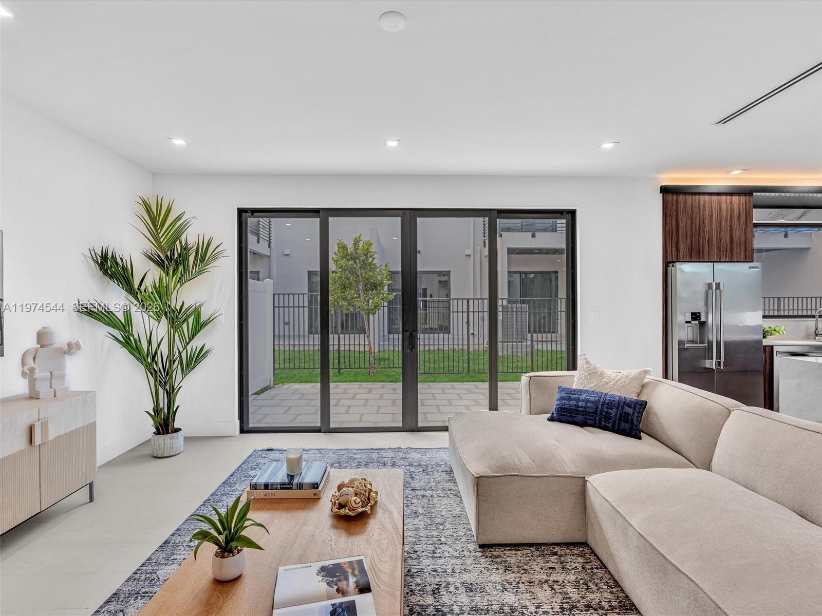 4648 SW 32ND AVE # B3