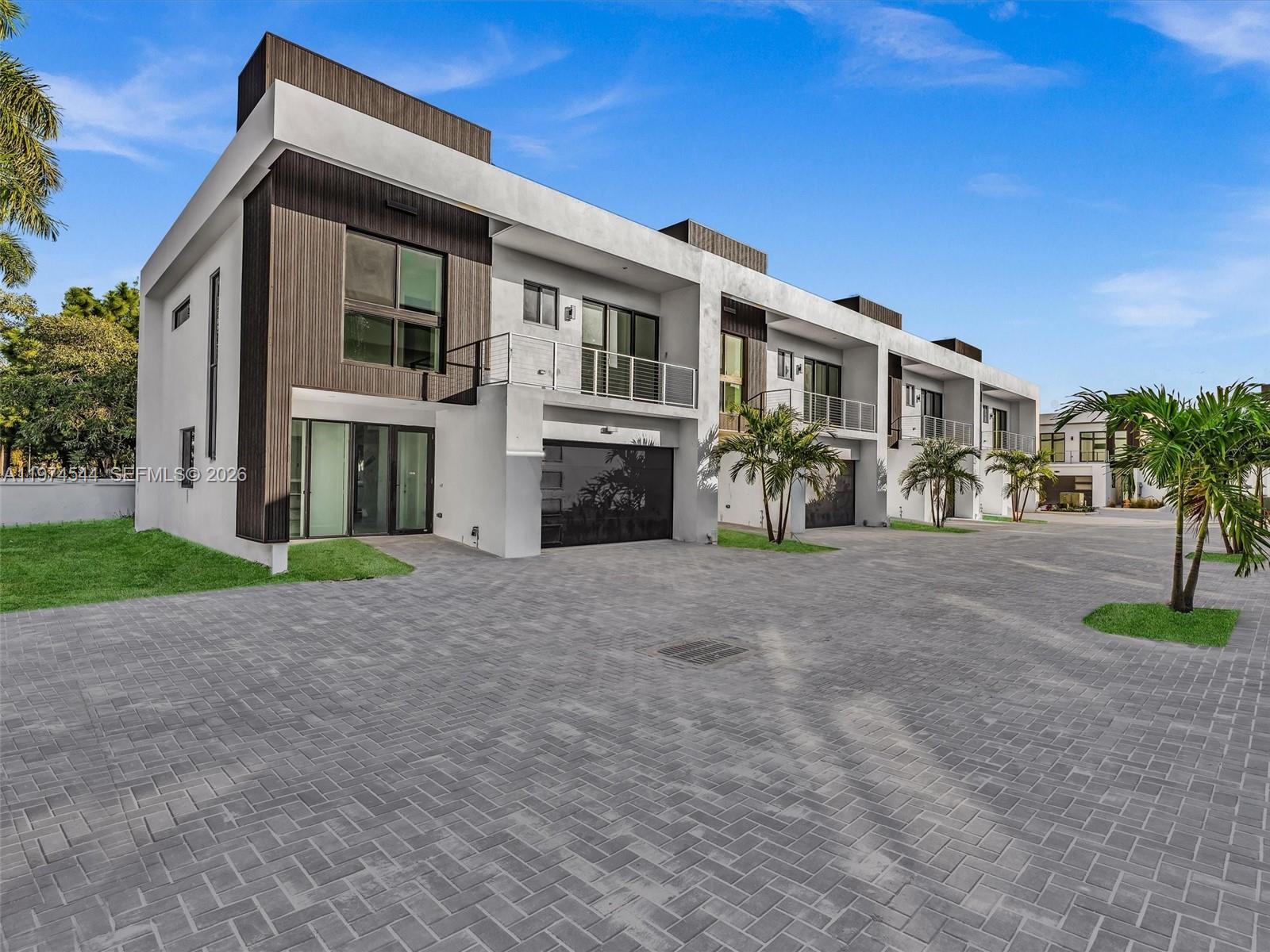 4648 SW 32ND AVE # B3