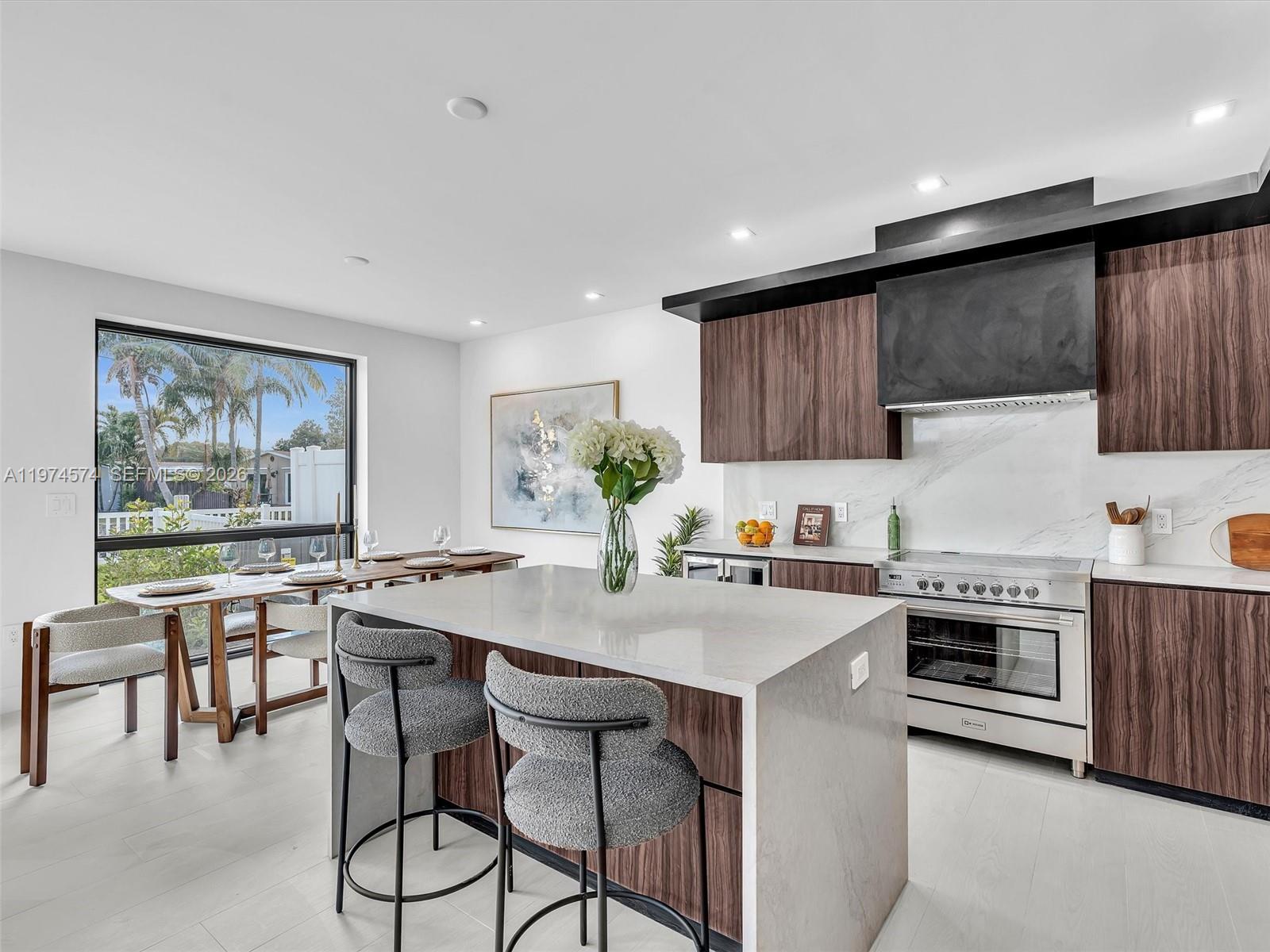 4638 SW 32ND AVE # D2