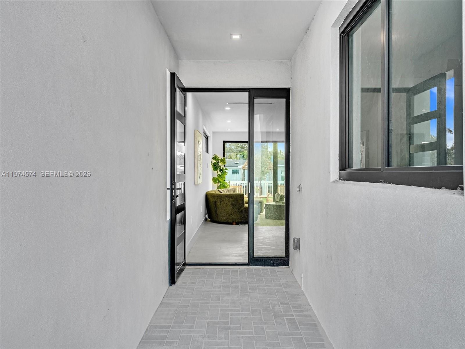 4638 SW 32ND AVE # D2