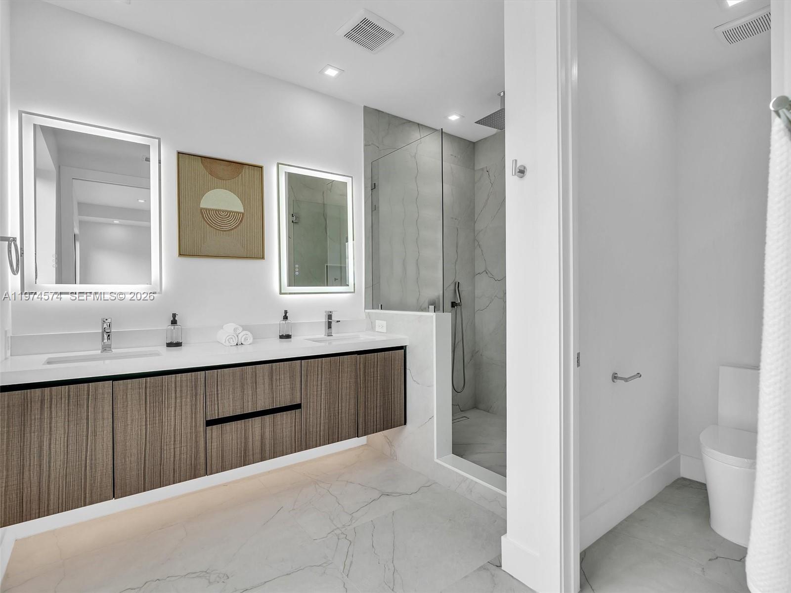 4638 SW 32ND AVE # D2